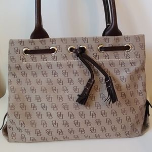 Dooney & Burke Tassle Tote🪷